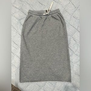 Hem & Thread // Gray MIDI Skirt // Size Sm